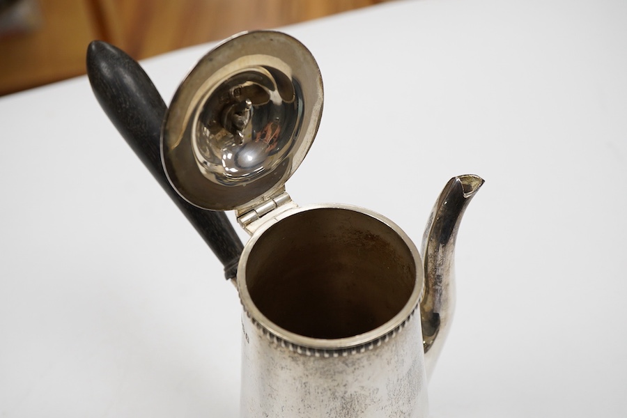 A George V silver café au lait pair, by Goldsmiths & Silversmiths Co Ltd, London, 1922, height 16.5cmm gross weight 20.3oz.